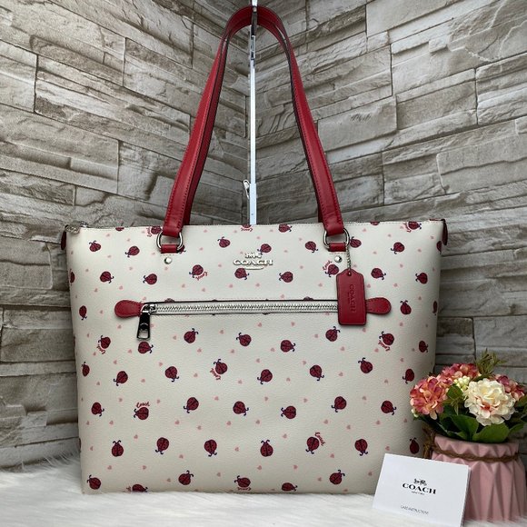 Coach Handbags - 👜‼️SALE‼️🌺GALLERY TOTE
